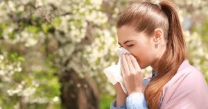 pollen allergy causes itchy rashes or hives